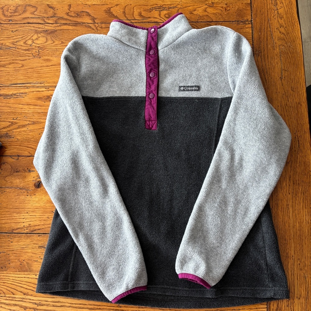 Columbia Gray and Black Fleece Pullover